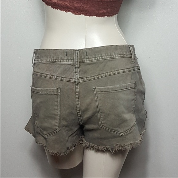 Free People 61855-16515125  green Shorts Size W27 - Picture 3 of 4